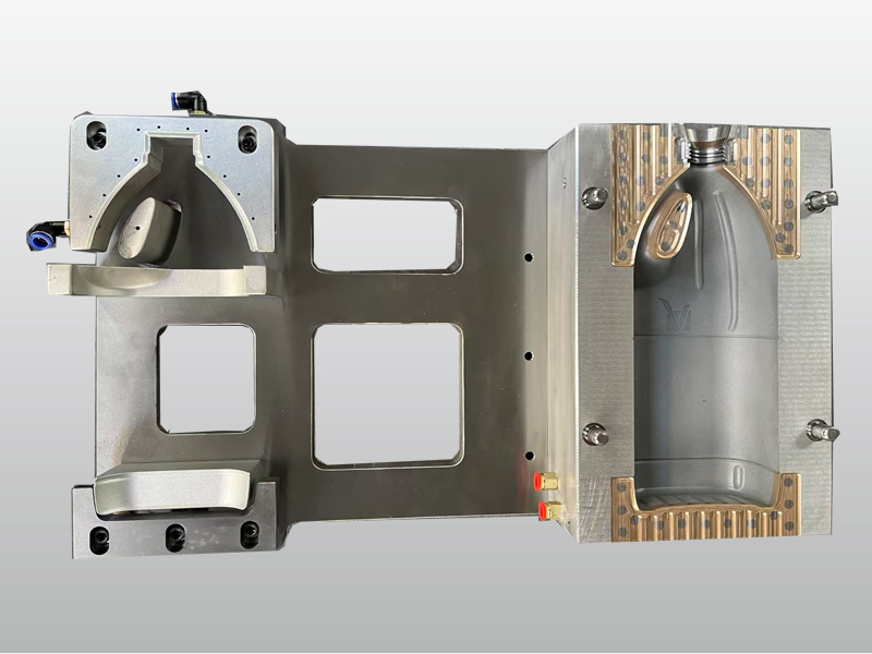 PLASTIC GALLON BLOW MOLD