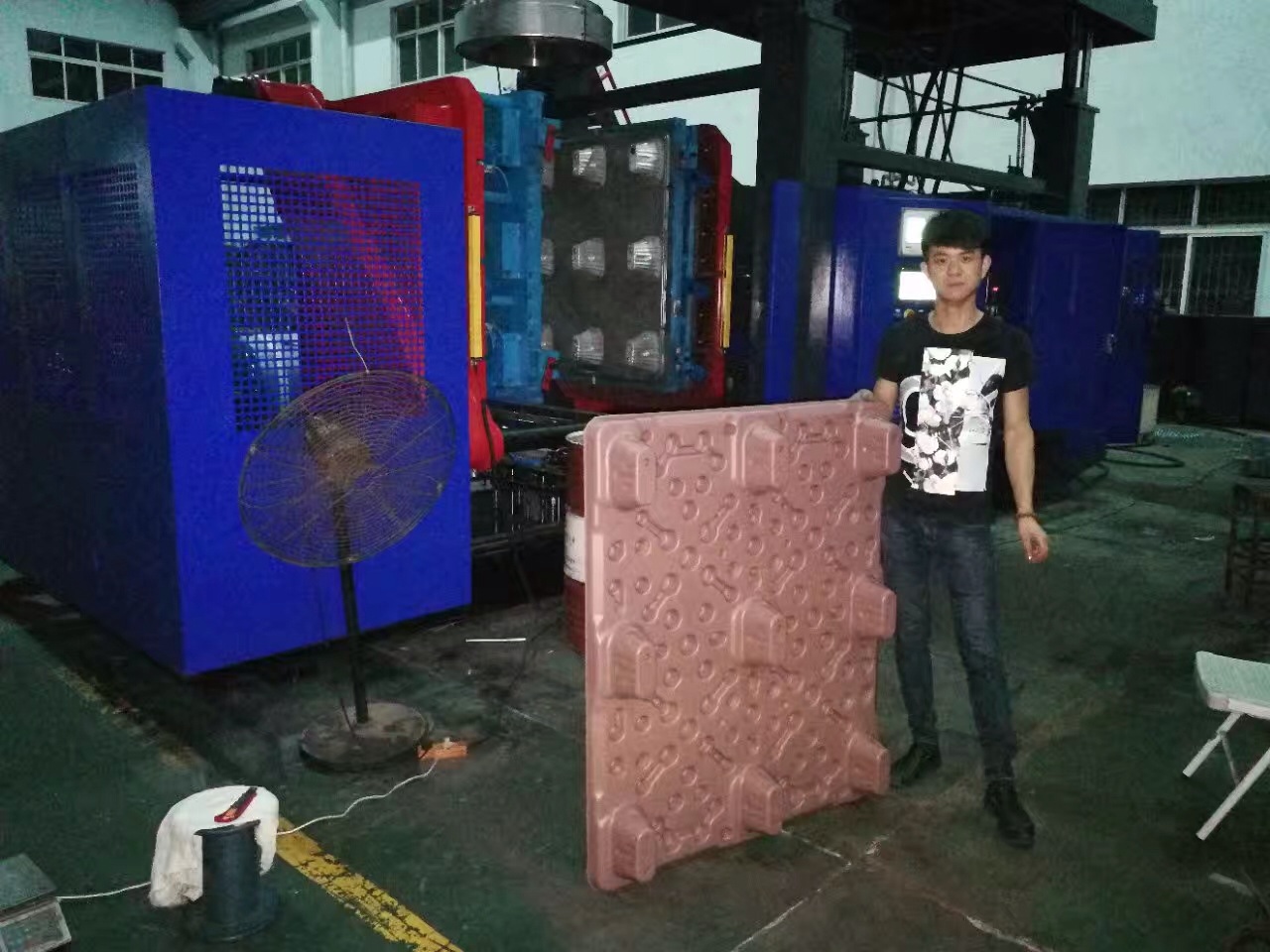 120L DRUM BLOW MOLDING MACHINE